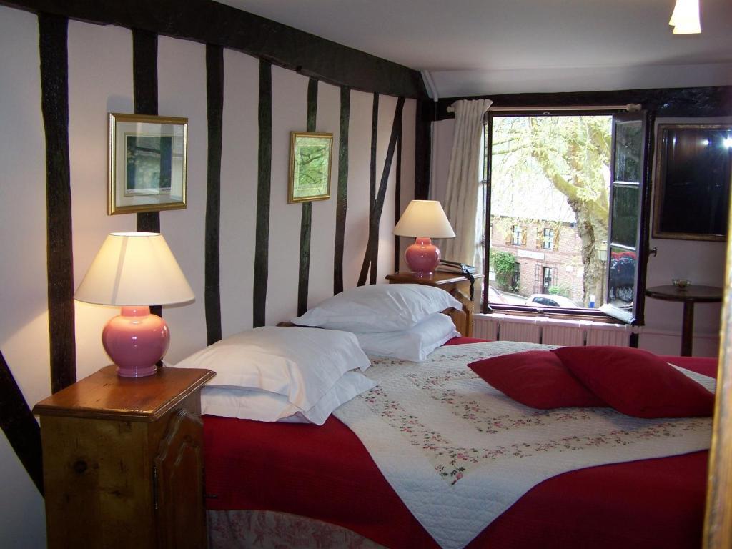 Auberge De L'Abbaye Le Bec-Hellouin Номер фото
