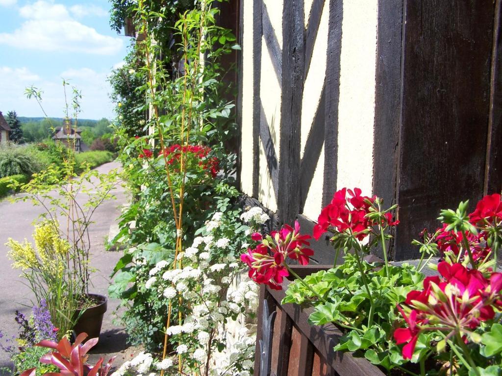 Auberge De L'Abbaye Le Bec-Hellouin Экстерьер фото